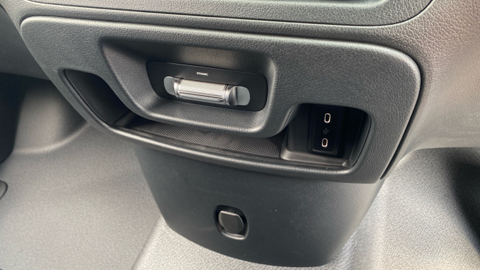 Mercedes-Benz Vito L2 Diesel Rwd 119CDI Select Van 9G-Tronic - Image 37